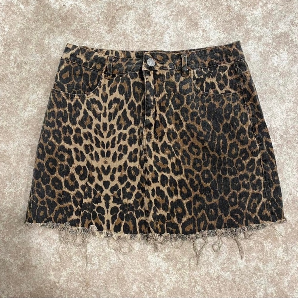 Leopard mini skirt
